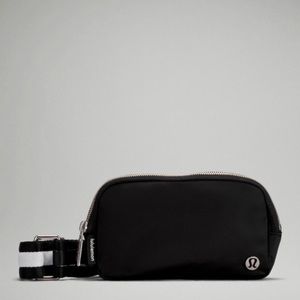 Lululemon everywhere crossbody belt bag